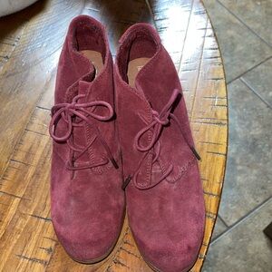 TOMS 300716 burgandy suede booties 10M/42 Womens